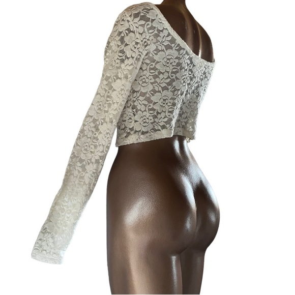 Soft Lace Crop Long Sleeve - Picture 5 of 7